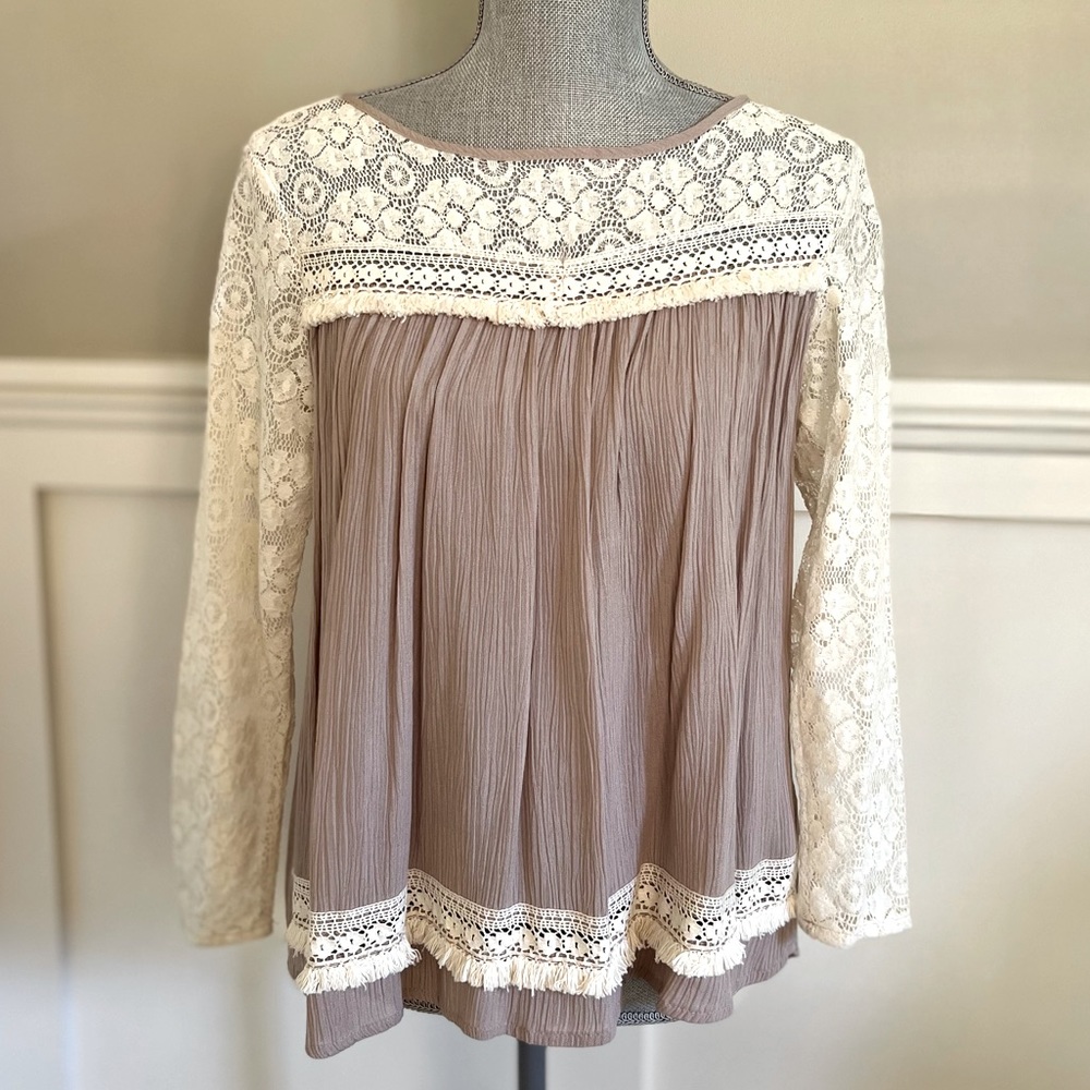 Altar’d State Tan and Cream Lace Sleeve Blouse.  Size XS